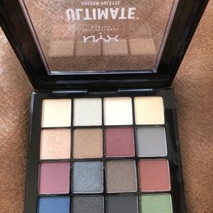 NYX ultimate shadow pallet